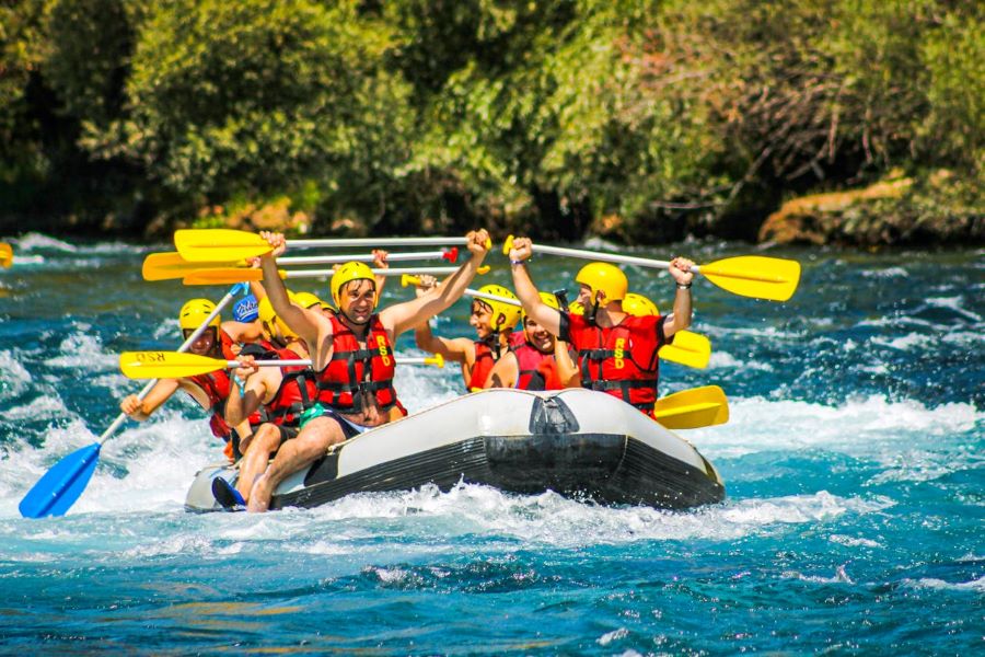 Go wild on the rapids together with your colleagues.